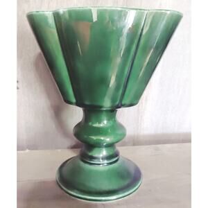 Hull USA F36 fan vase.